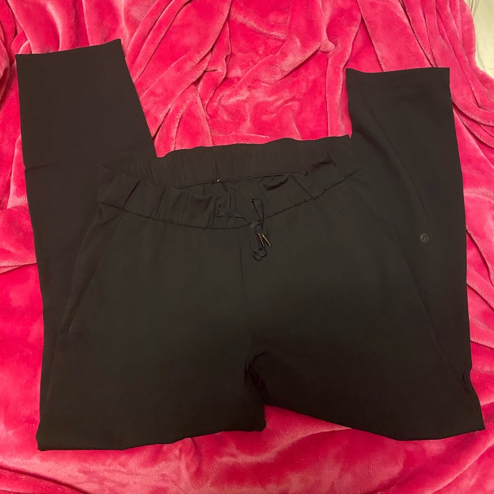 Lululemon on the fly pant